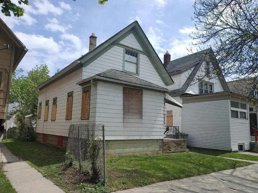 3574 N 10th St, Milwaukee, WI 53206 - #2