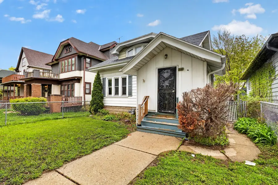 2454 N 49th St, Milwaukee, WI 53210 - #3