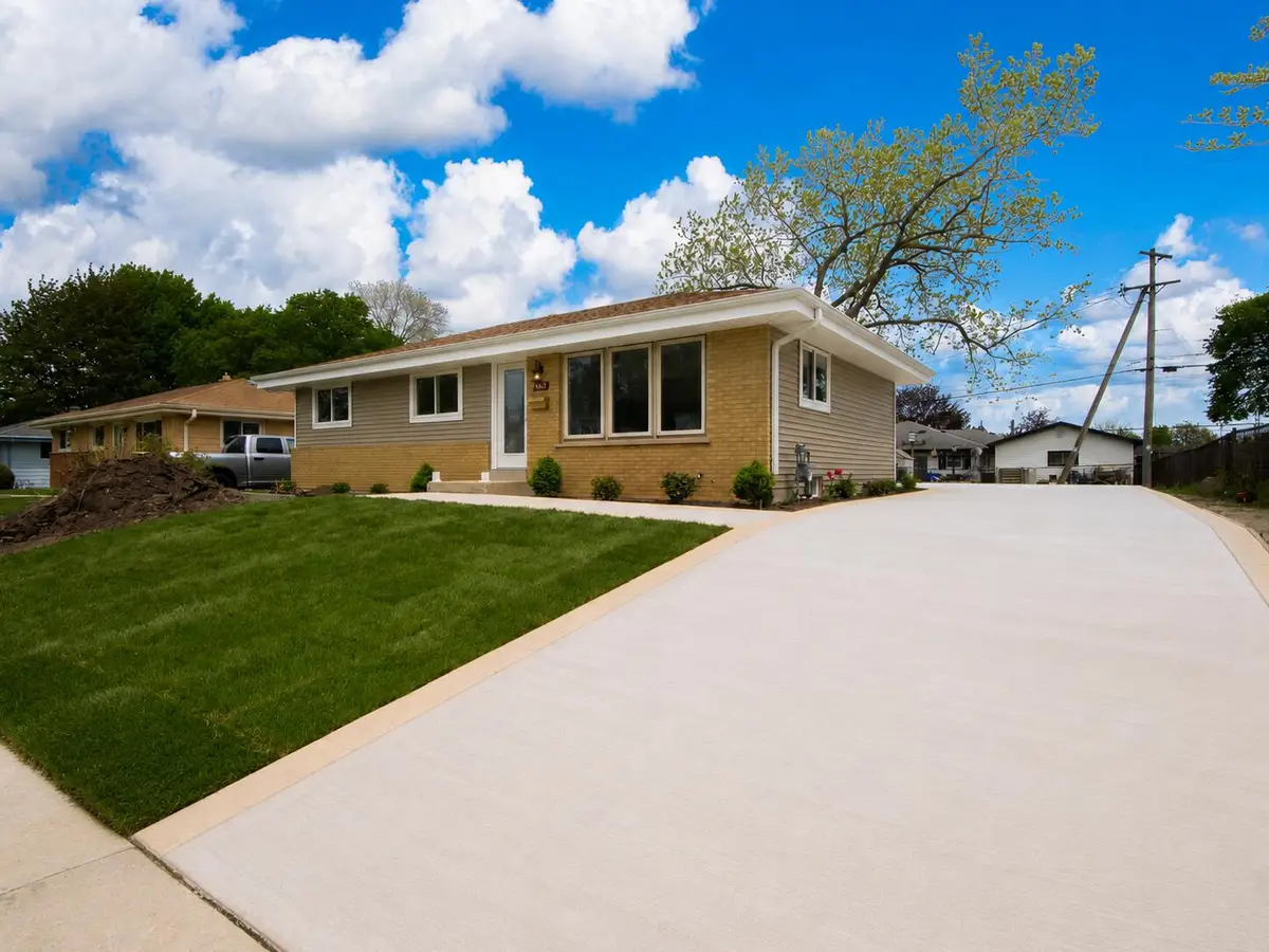 4621 39th Ave, Kenosha, WI 53144 - #1