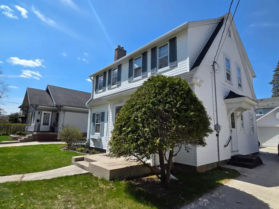 1020 N 14th St, Manitowoc, WI 54220 - #3