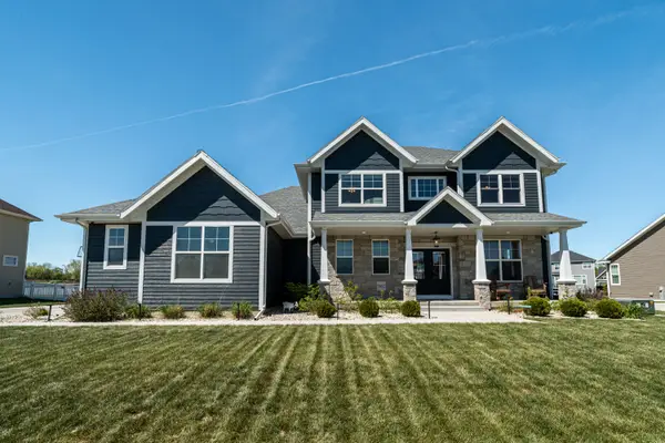 7852 W Preserve Pkwy, Mequon, WI 53097