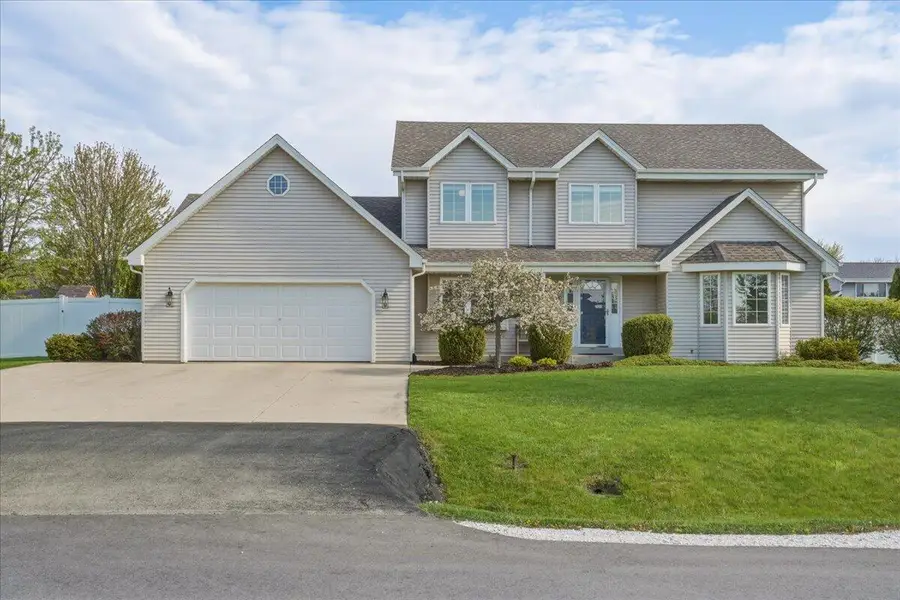 5800 Eagle Point Dr, Caledonia, WI 53406 - #2