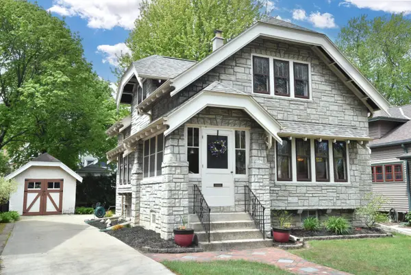 2217 N 71st St, Wauwatosa, WI 53213