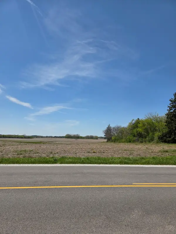 4200 Nicholson Rd, Caledonia, WI 53126