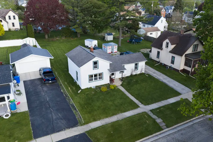 209 S Warren St, Watertown, WI 53094 - #3