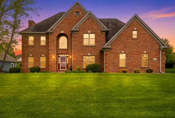 N36W22663 Long Valley Rd, Pewaukee, WI 53072