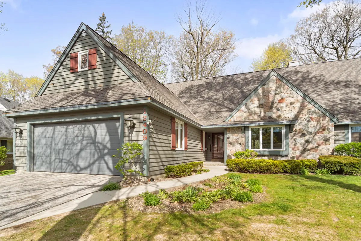 12409 N Golf Dr, Mequon, WI 53092 - #1