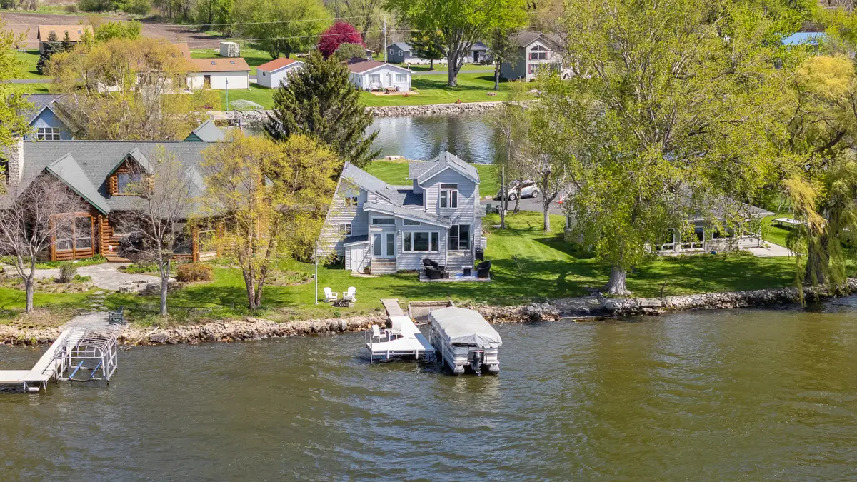 W10285 Shorecrest Dr, Fox Lake, WI 53933 - #1