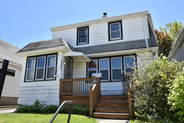 3737 W Miller Ln, Milwaukee, WI 53208