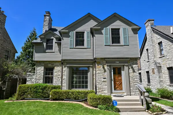 4471 N Ardmore Ave, Shorewood, WI 53211