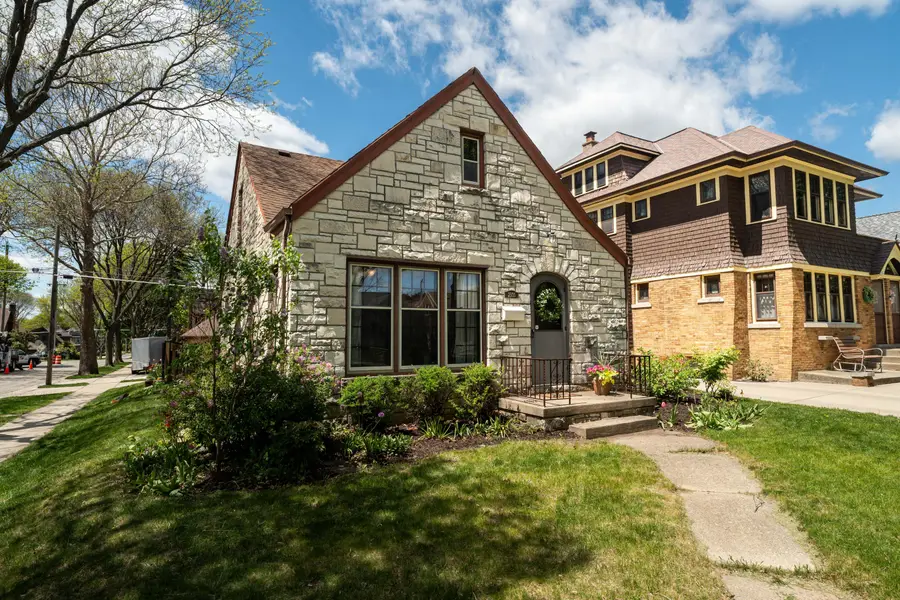2505 N 62nd St, Wauwatosa, WI 53213 - #2
