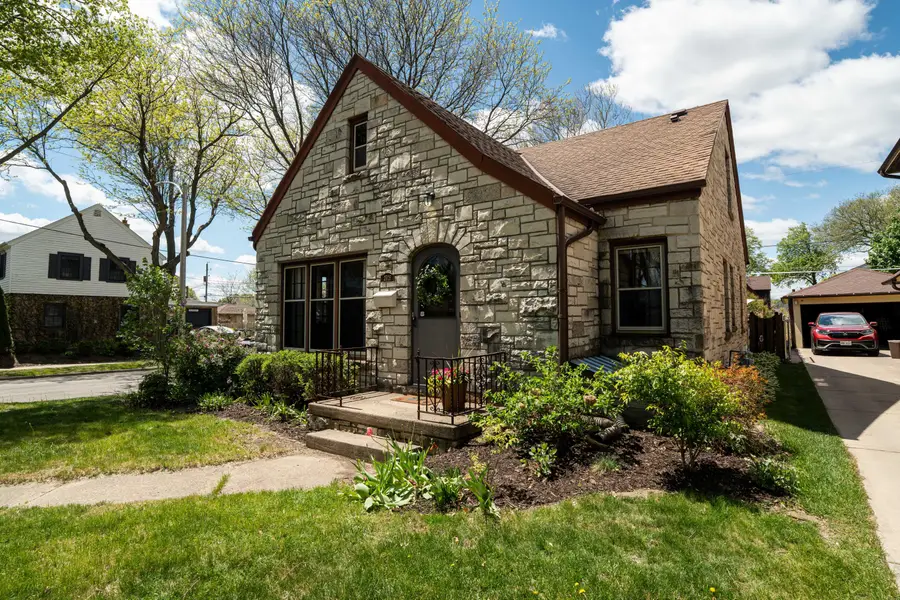 2505 N 62nd St, Wauwatosa, WI 53213 - #3