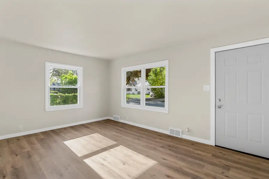 4430 W Glendale Ave, Milwaukee, WI 53218 - #2
