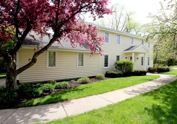 9432 W Stanford Ct, Mequon, WI 53097