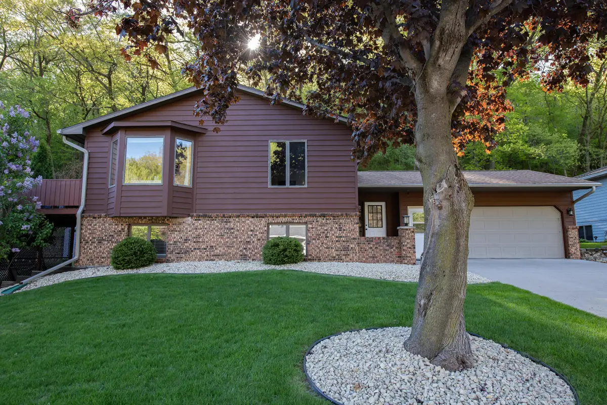 389 Knopp Valley Dr, Winona, MN 55987 - #1
