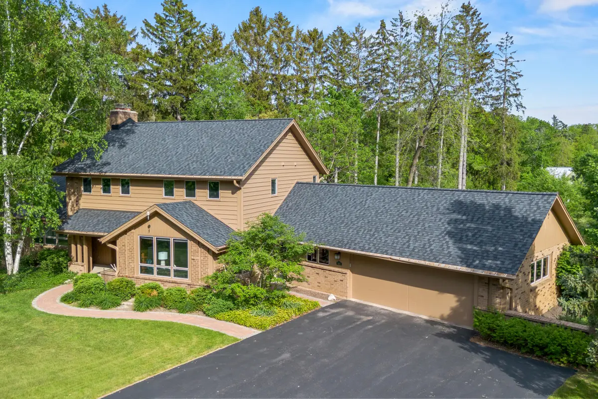921 W Green Tree Rd, River Hills, WI 53217 - #1