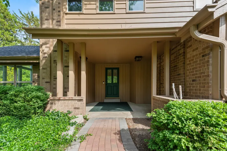 921 W Green Tree Rd, River Hills, WI 53217 - #2