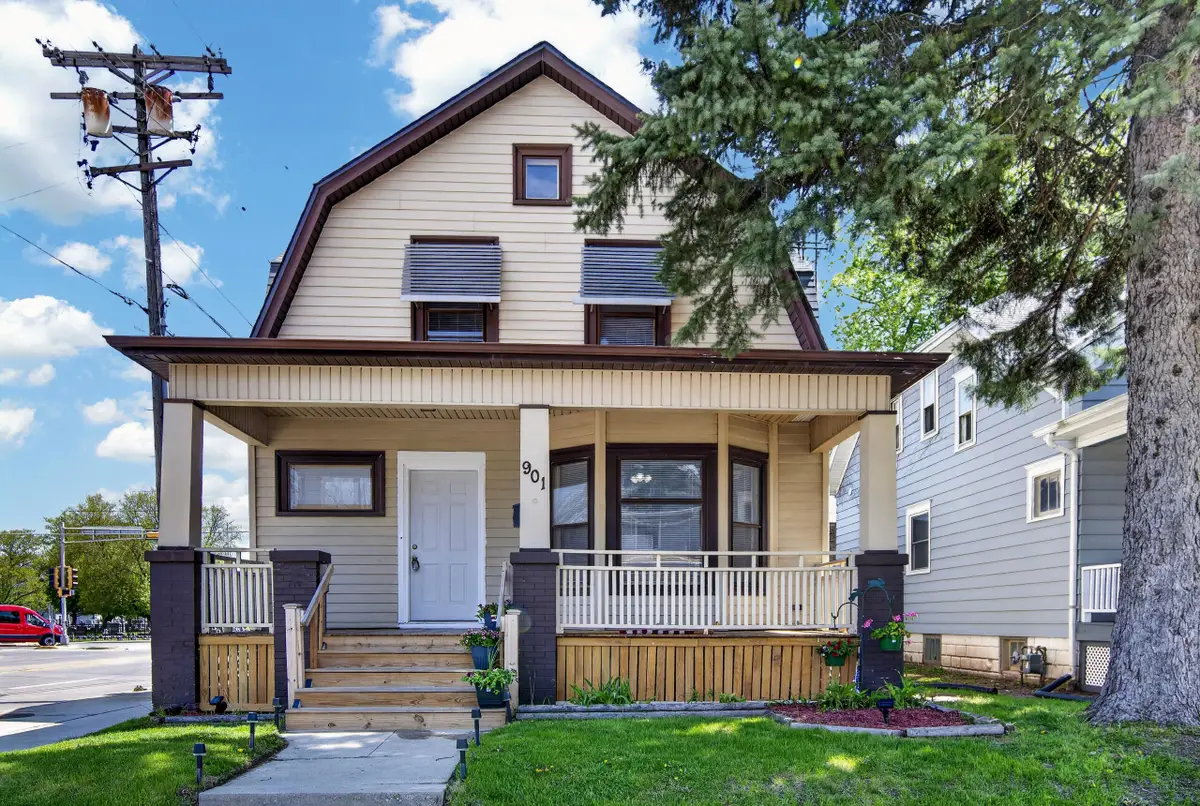 901 Grove Ave, Racine, WI 53405 - #1