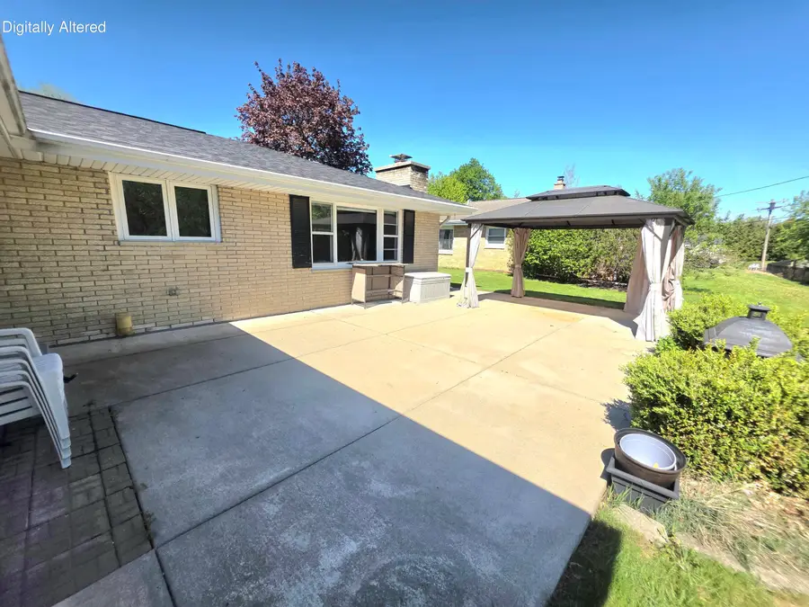 2532 S Seymour Pl, West Allis, WI 53227 - #3