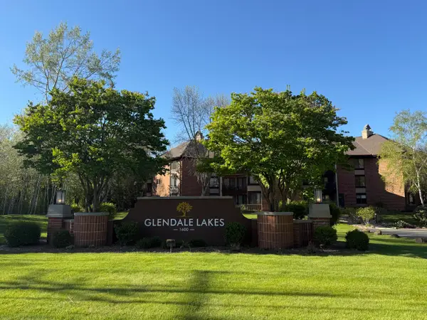 1600 W Green Tree Rd, Glendale, WI 53209
