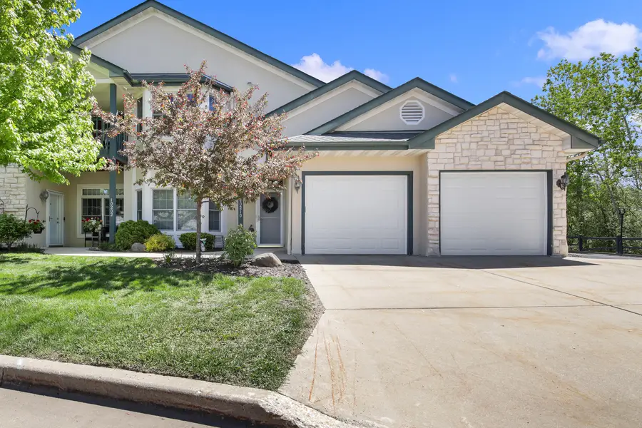 10210 W Deerwood Ln, Franklin, WI 53132 - #2