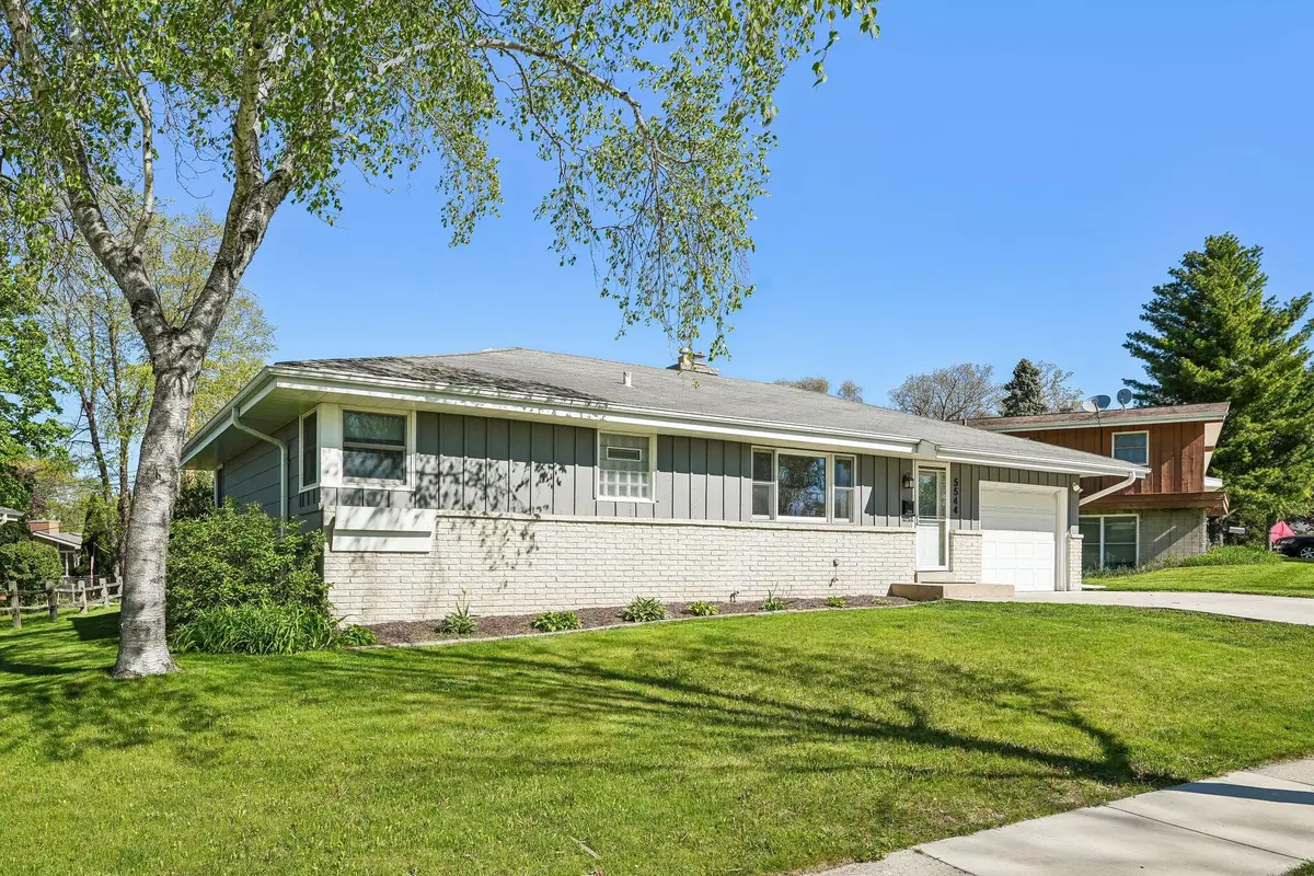 5544 Oakwood St, Greendale, WI 53129 - #1