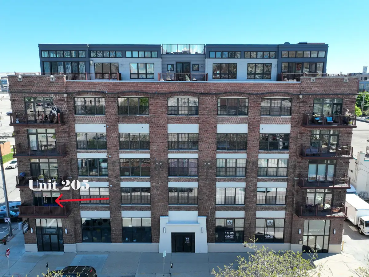 525 E Chicago St, Milwaukee, WI 53202 - #1
