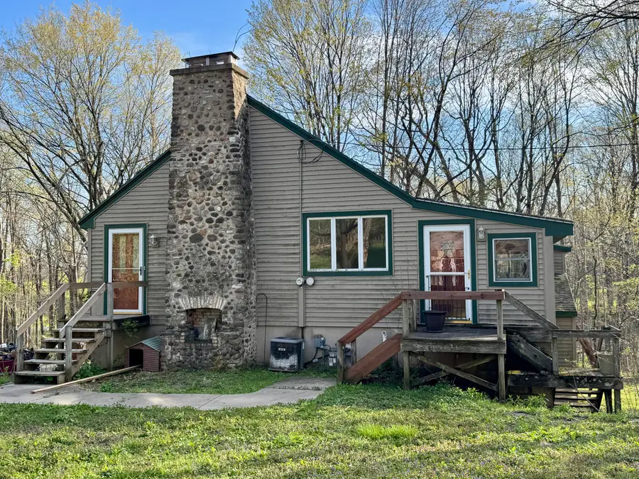 W228S8125 Guthrie Dr, Vernon, WI 53103 - #2