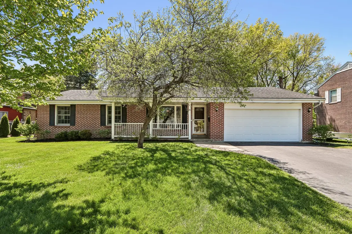 311 W 4th Ave, Elkhorn, WI 53121 - #1