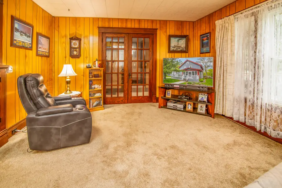 614 S Silver Lake St, Oconomowoc, WI 53066 - #3