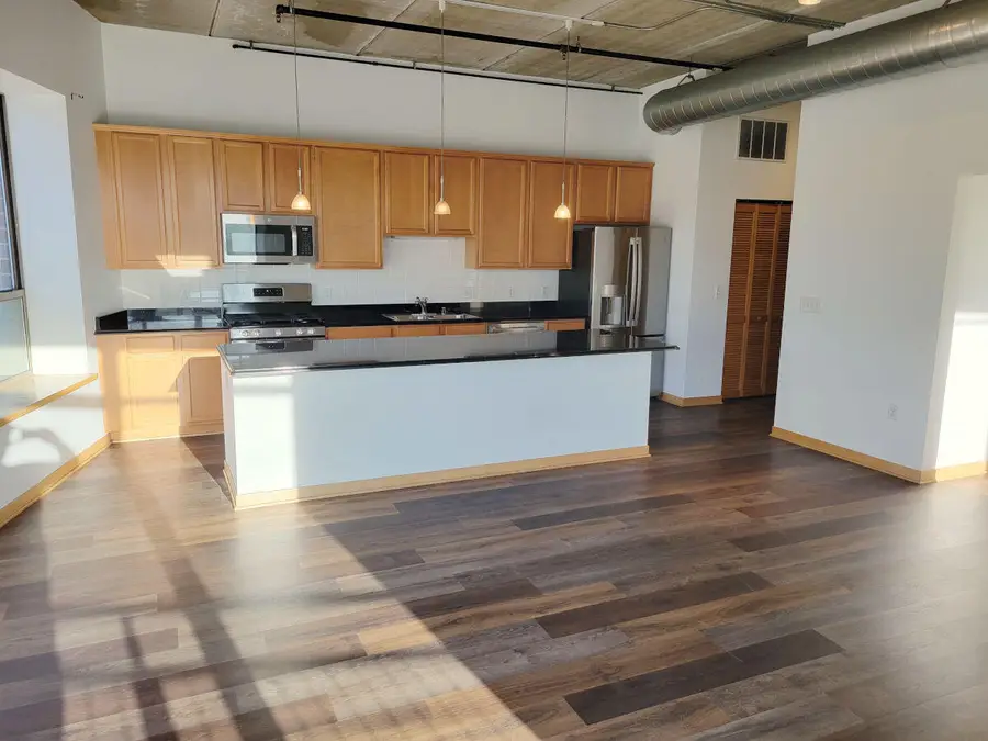 210 S Water St, Milwaukee, WI 53204 - #3