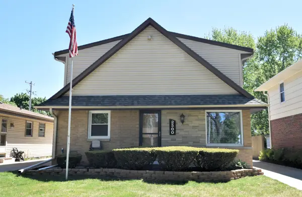 2500 N 116th St, Wauwatosa, WI 53226