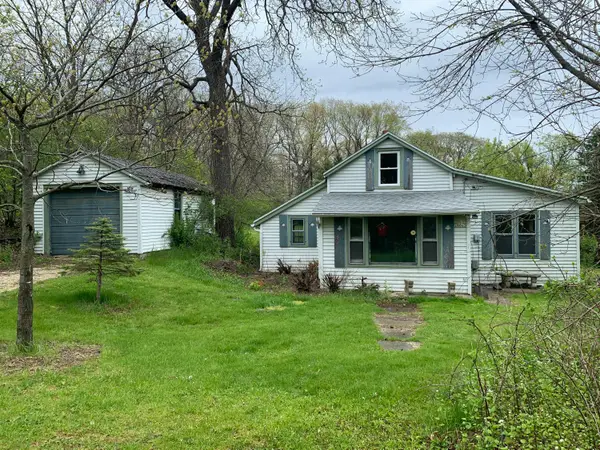 N76W28065 Center Oak Rd, Merton, WI 53029