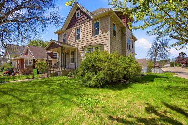 269 S Walnut St, Mayville, WI 53050
