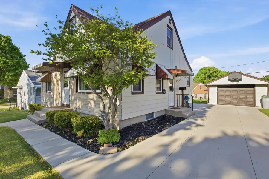 2608 S 63rd St, Milwaukee, WI 53219 - #2