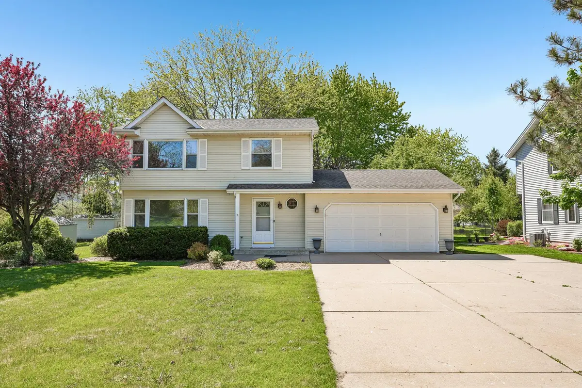 4202 Lake St, Burlington, WI 53105 - #1