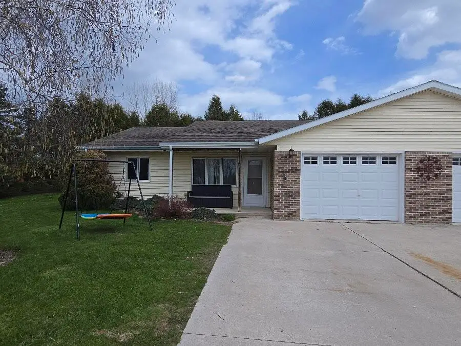 1002 Chrysler Dr, Mishicot, WI 54228 - #1