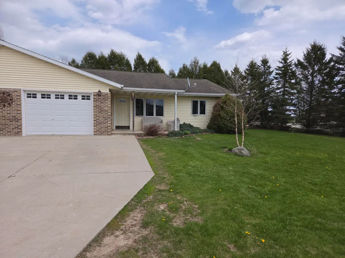 1004 Chrysler Dr, Mishicot, WI 54228 - #1