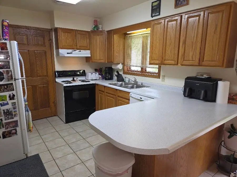 1004 Chrysler Dr, Mishicot, WI 54228 - #2