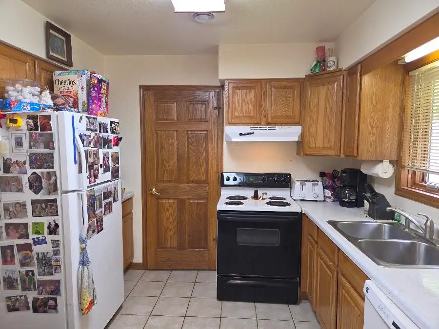 1004 Chrysler Dr, Mishicot, WI 54228 - #3