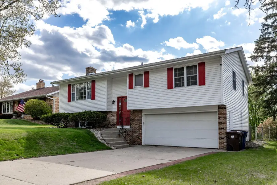 629 Hanson Ct, Onalaska, WI 54650 - #2