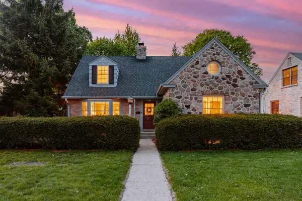 8022 Jackson Park Blvd, Wauwatosa, WI 53213