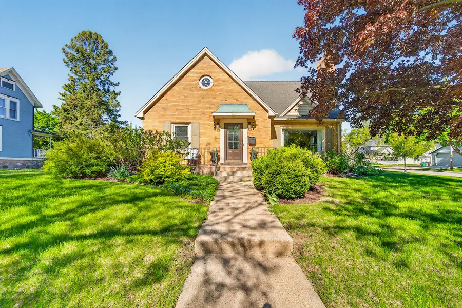 301 S Perkins Blvd, Burlington, WI 53105 - #3