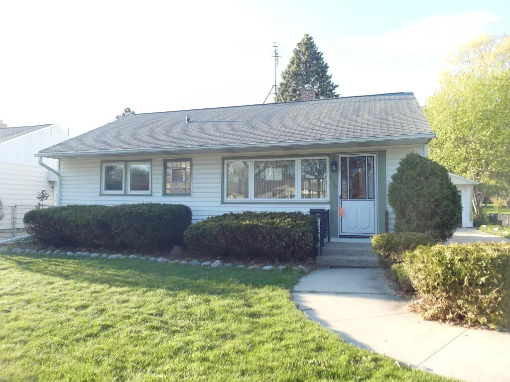 176 W Armour Ave, Milwaukee, WI 53207 - #1