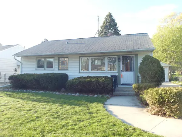 176 W Armour Ave, Milwaukee, WI 53207