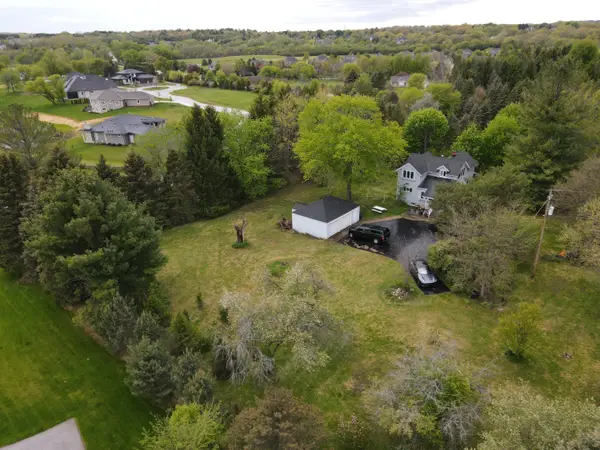 W303S1752 Brandybrook Rd, Genesee, WI 53188