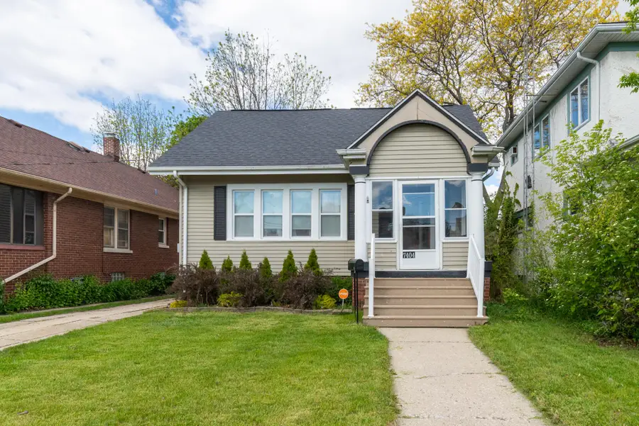 7404 23rd Ave, Kenosha, WI 53143 - #2