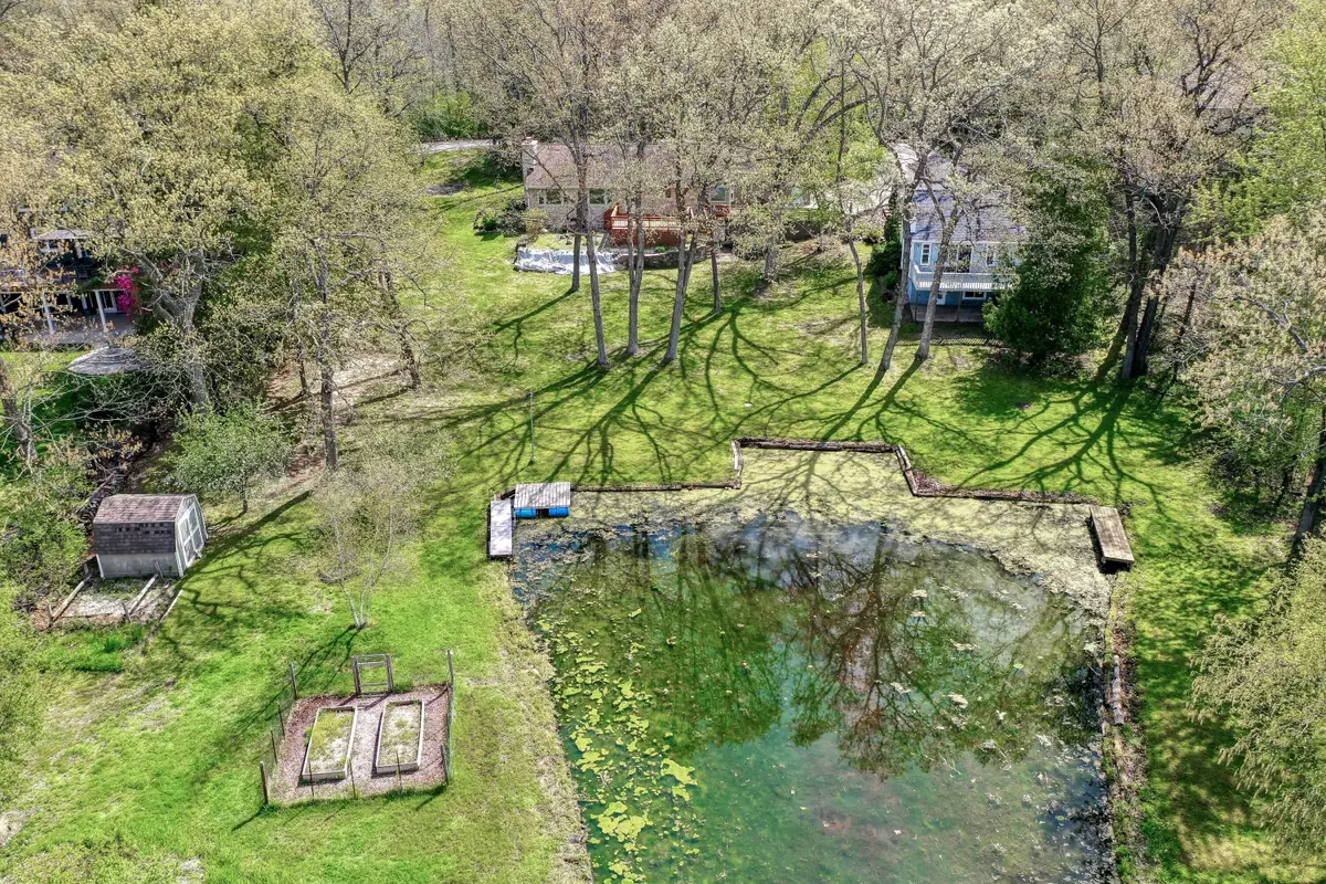 3513 Ridge Dr, Hartland, WI 53029 - #1