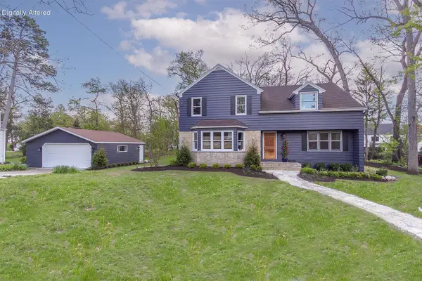 225 Waubun Dr, Fontana, WI 53125
