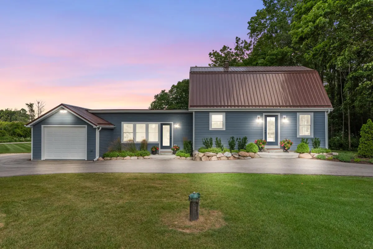 N96W20978 County Line Rd, Germantown, WI 53017 - #1
